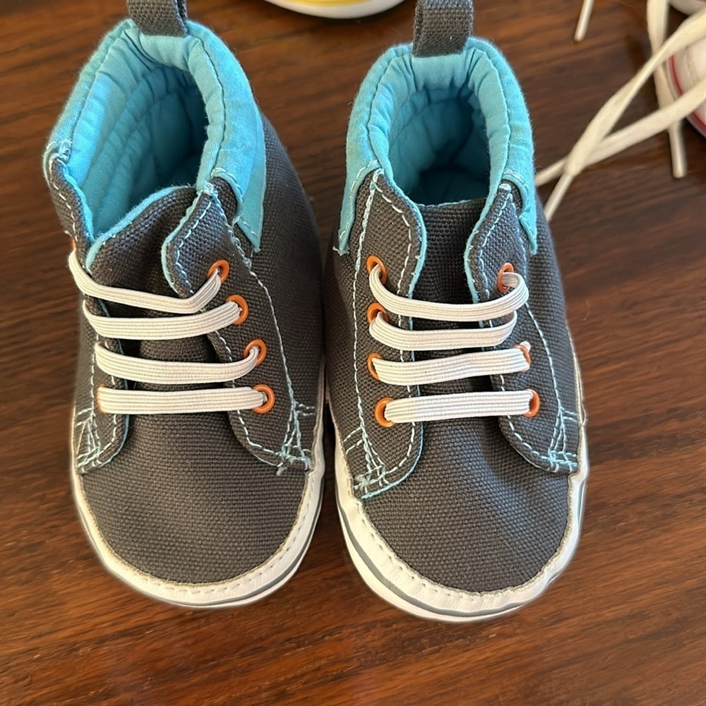 🎈🎈 3 pair of shoes all size 3-6 month. One Disney, 1 Gerber, one Child of Mine - Picture 2 of 12